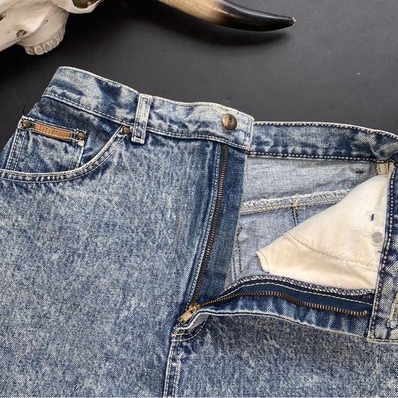 v i n t a g e :: Gitano Distressed Acid Wash Denim Mini Skirt - Picture 6 of 12